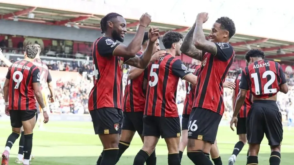 阿森纳客场逆袭曼城：中场核心闪耀，后防线坚如磐石